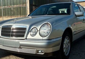 Mercedes-Benz E 200 42.800 km 10.500 &euro; Diedrichshagen 17498