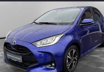 Toyota Yaris 3.300 km 23.990 &euro; Greifswald 17489