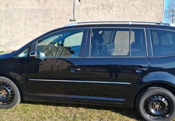 VW Touran 214.130 km 8.600 &euro; Stilow 17509